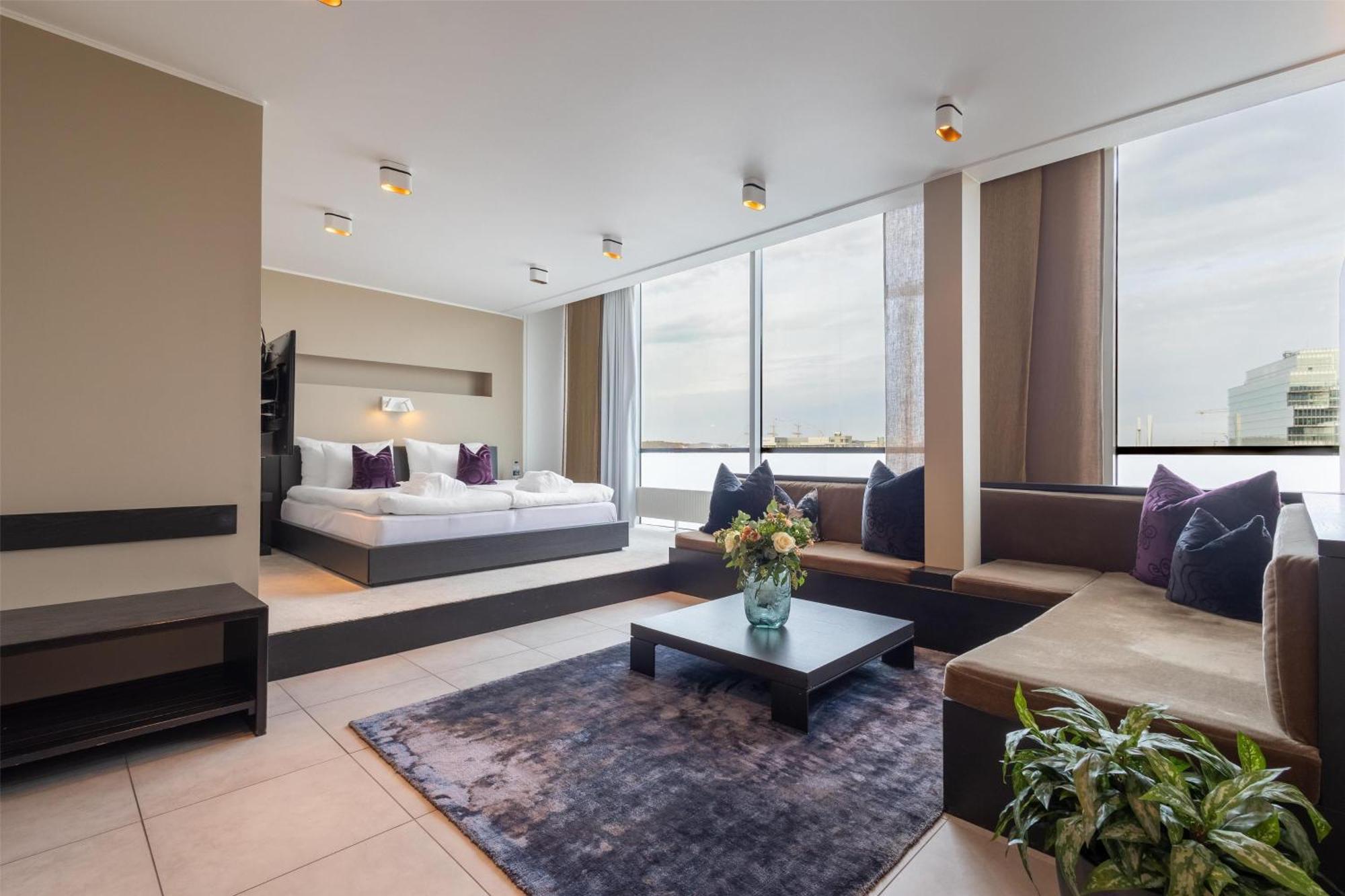 Hyatt Place Hotel 4*